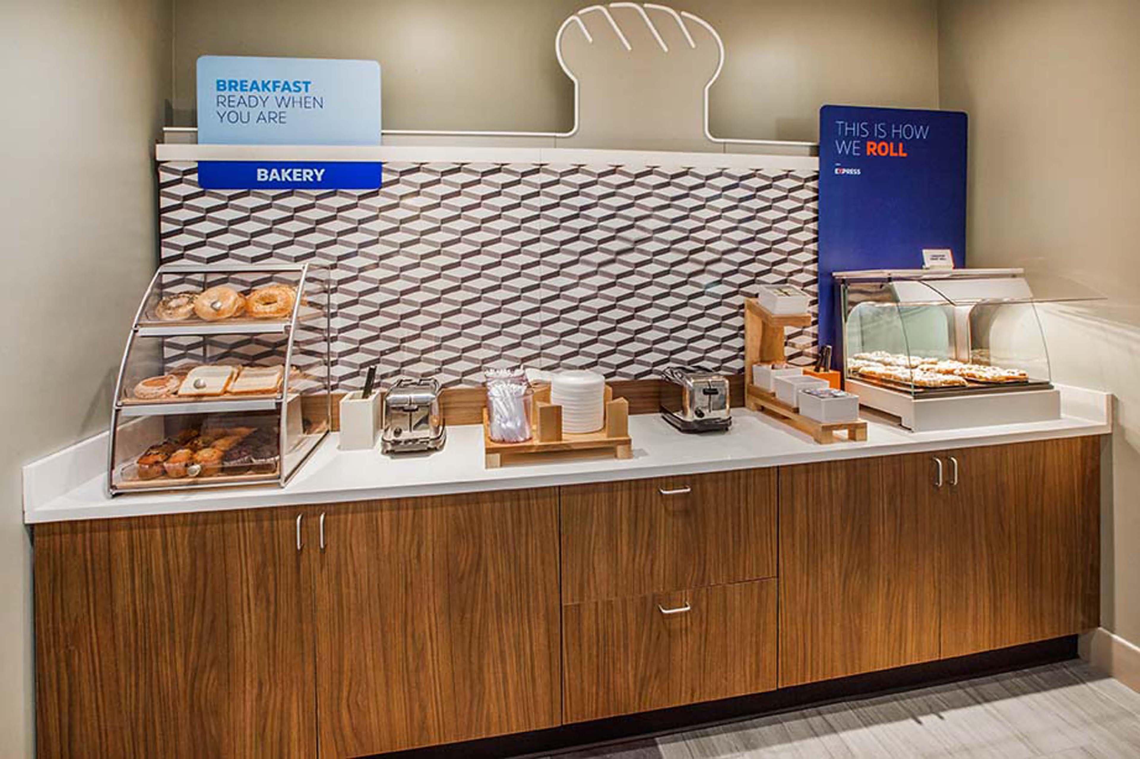 Holiday Inn Express & Suites Columbus East - Reynoldsburg By Ihg Bagian luar foto